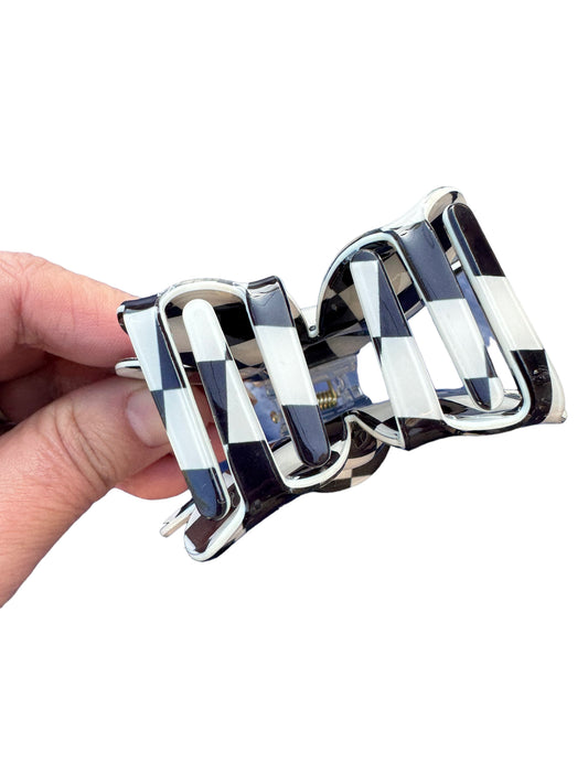 Jumbo Flower Hair Claw Clips – Checkered Non-Slip Hair Accessories