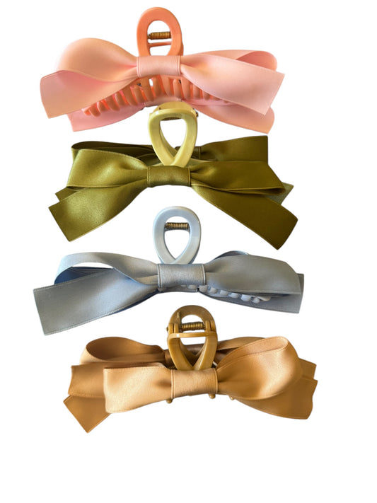 *Coquette Bow Claw Clip