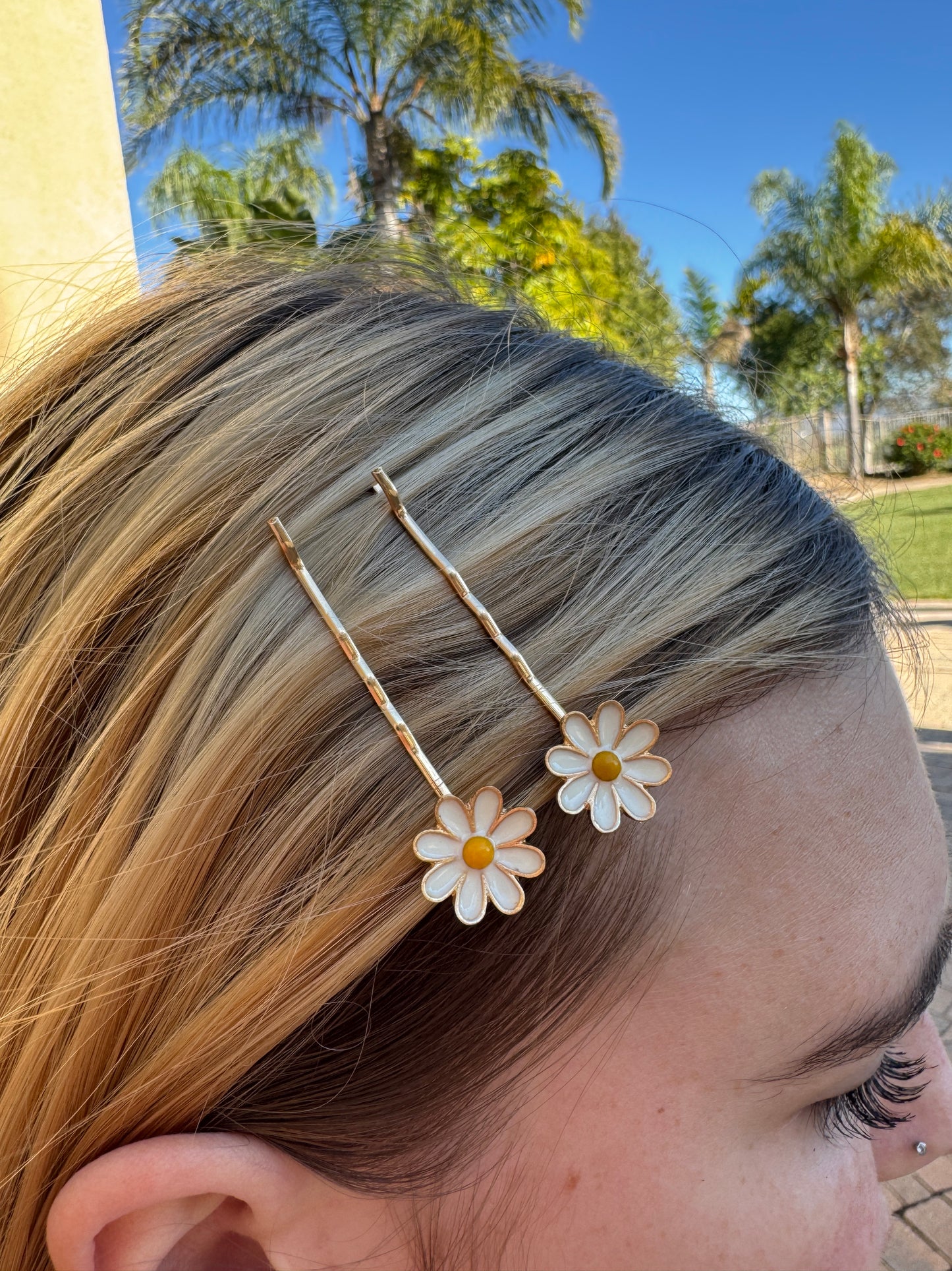 White Daisy Flower Bobby Pins for Girls