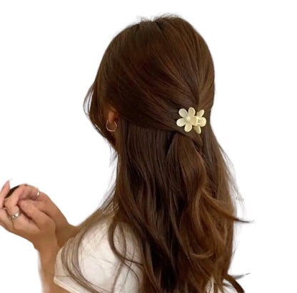 *Mini Flower Claw Clip