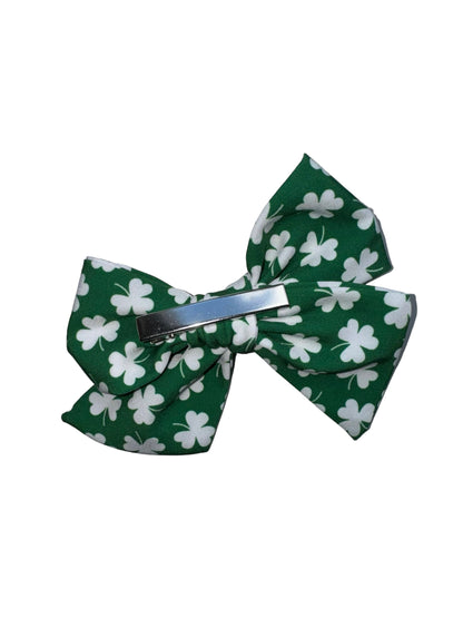 *Green Shamrock Hair Bows