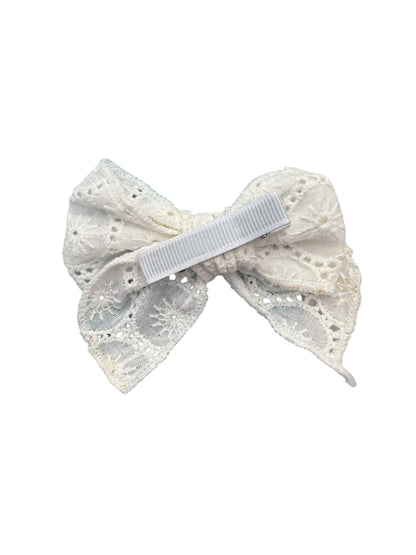 *White Embroidered Lace Bows