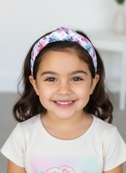 Little girl wearing white K-pop headband