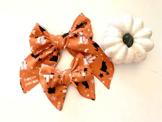Hocus Pocus Halloween Hair Bows – Witchy Black Cat & Sisters Print Hair Accessories
